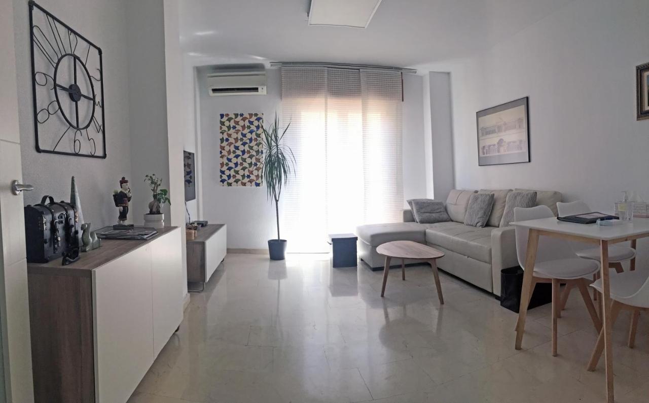 Vero Granada Y Parking En El Edificio Εξωτερικό φωτογραφία